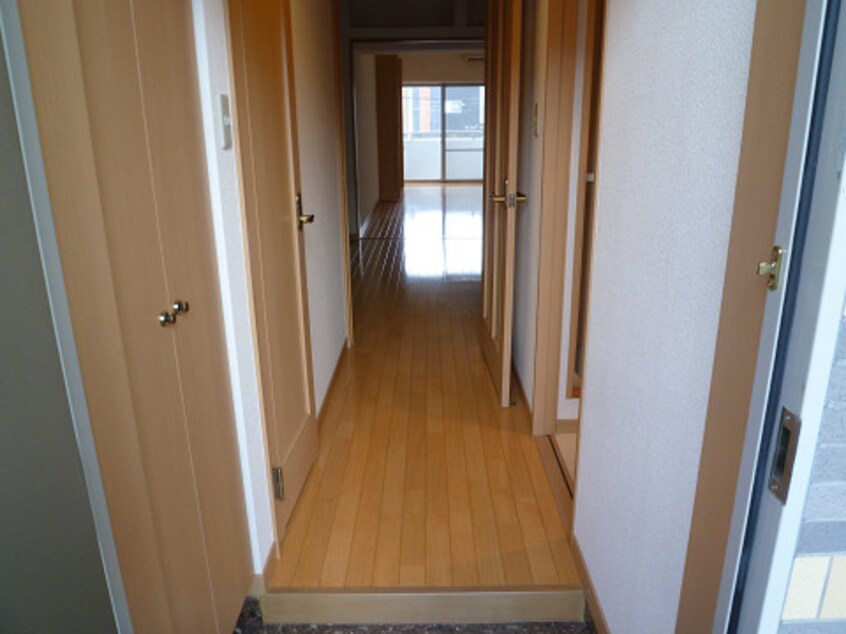 廊下 ミ－ナ砂津