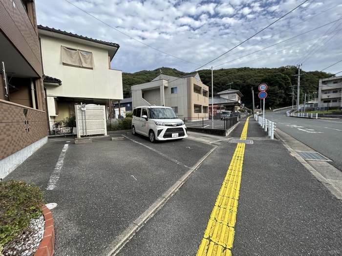 駐車場 ミュ－ルこが