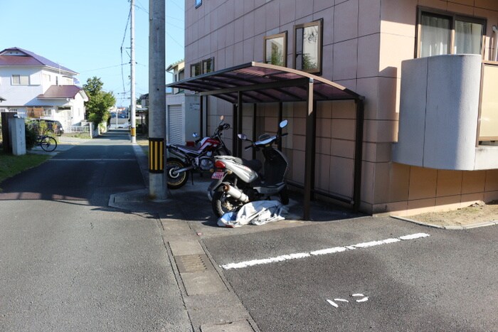 バイク置き場 サウスウインザ－