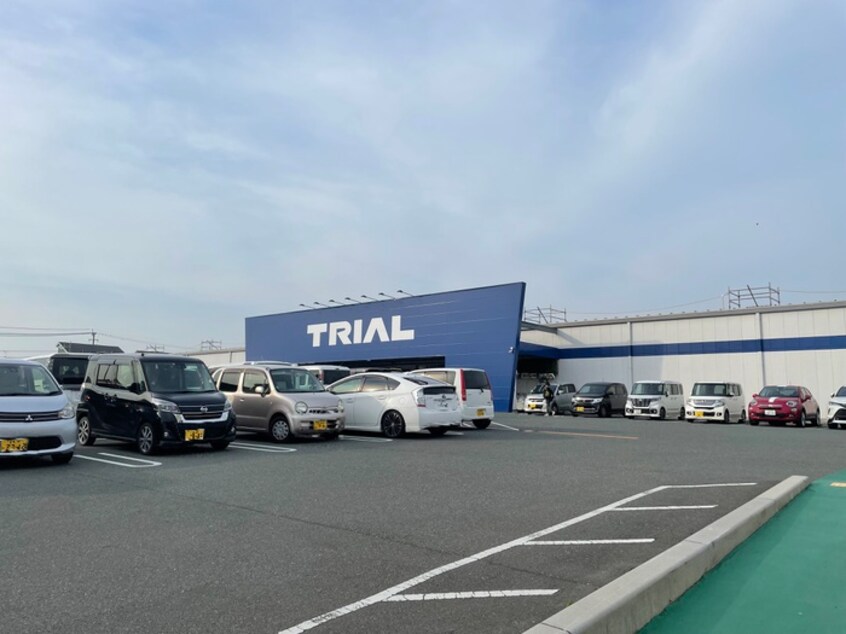 トライアル小竹店(コンビニ)まで1040m カーサアゼリア　A棟