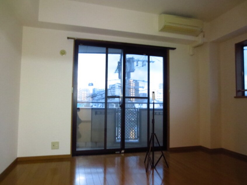 居室 モンタ－ニュ２１