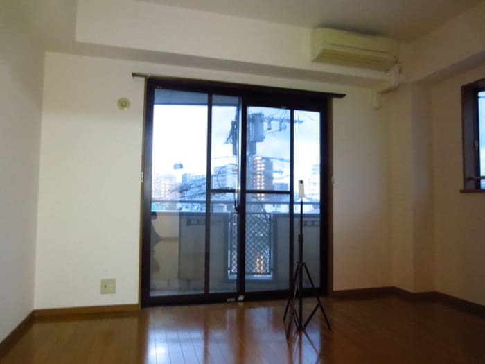 居室 モンタ－ニュ２１