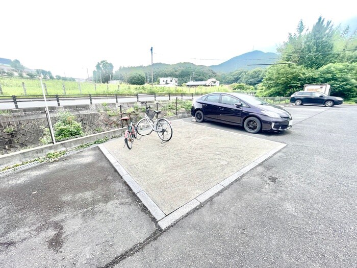 駐輪場 シルエラ