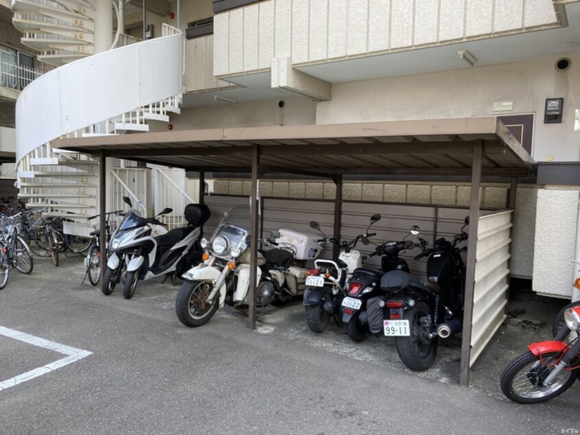 バイク置き場 大産桜坂マンション