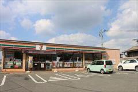 セブンイレブン古賀花鶴丘2丁目店(コンビニ)まで1190m グランシャリオ古賀