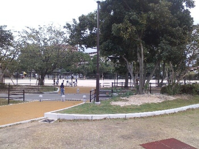 park(公園)まで154m サンアベニュー三宅