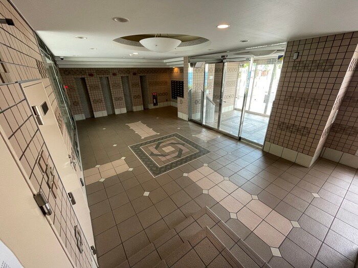 エントランス部分 ニュ－サンリバ－１４番館