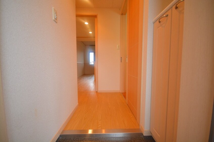 玄関 ニュ－サンリバ－１４番館