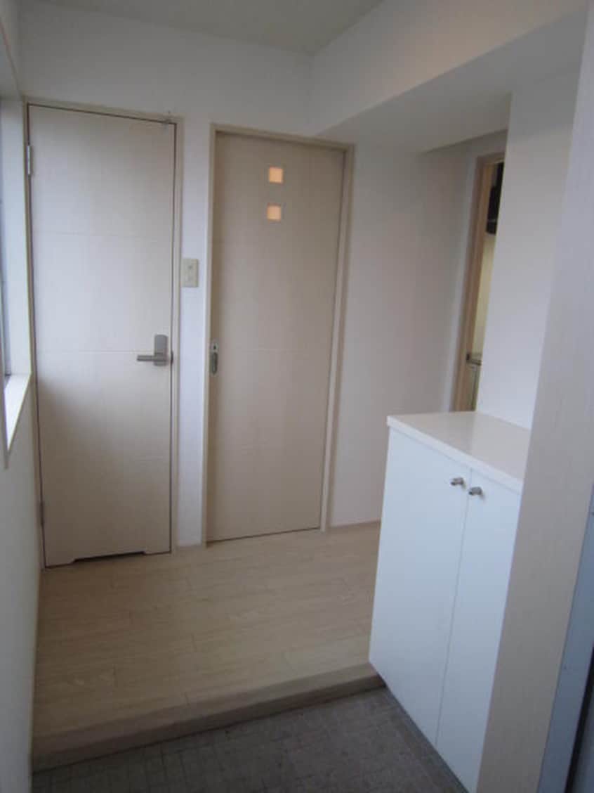 玄関 MDI　SERENO　JIYUGAOKA