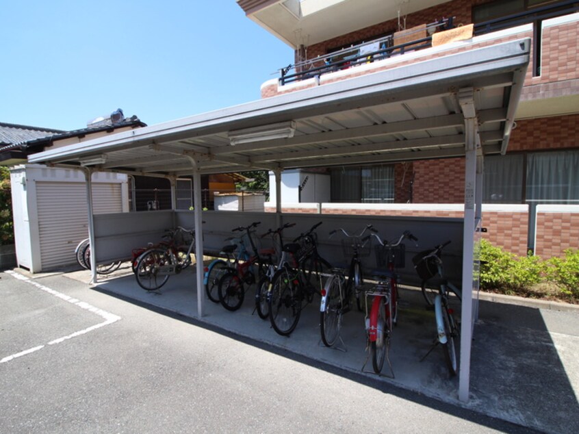 駐輪場 マリーゴールド