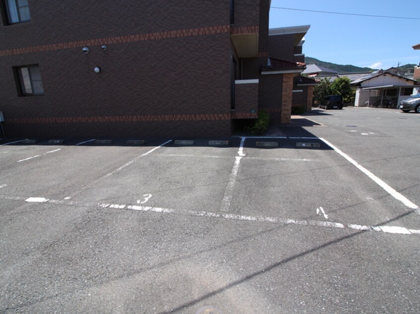 駐車場 マリーゴールド