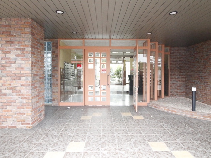 エントランス部分 コンフォルテーヴォレ春日