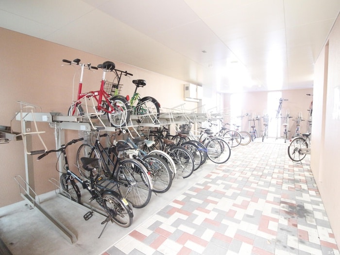 駐輪場 コンフォルテーヴォレ春日