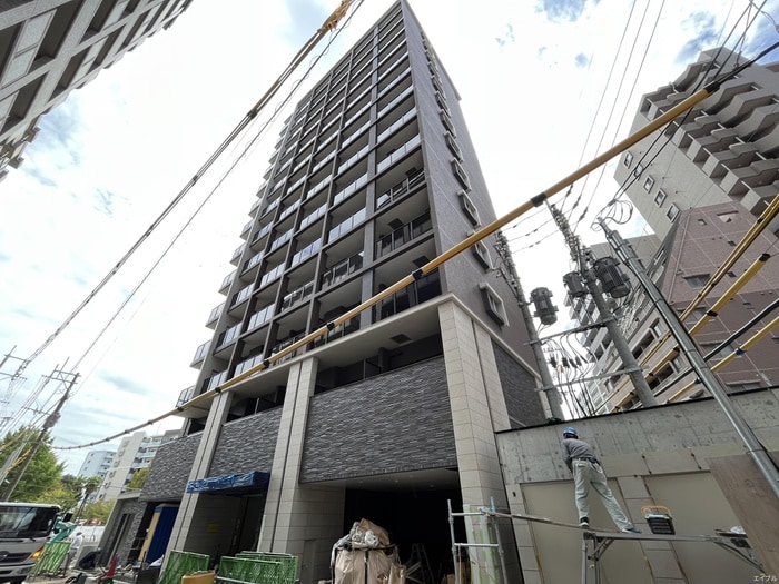 建築中 ｻｳﾞｫｲ ﾙ･ﾌﾟﾙﾐｴ ﾊﾟﾘｴ（305）