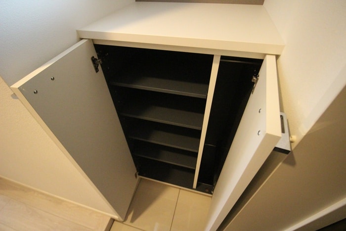 靴箱 ｻｳﾞｫｲ ﾙ･ﾌﾟﾙﾐｴ ﾊﾟﾘｴ（305）