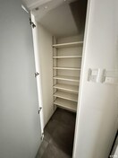 靴箱 CREST西新