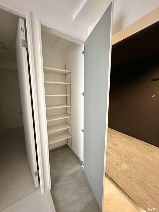 靴箱 CREST西新