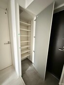 靴箱 CREST西新