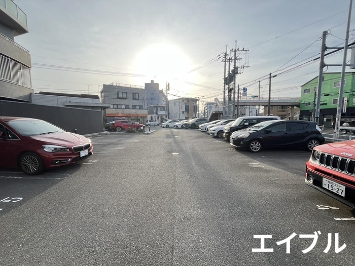 駐車場 アムシュトラ－セ