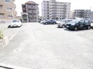 駐車場 ホワイトヴィラ