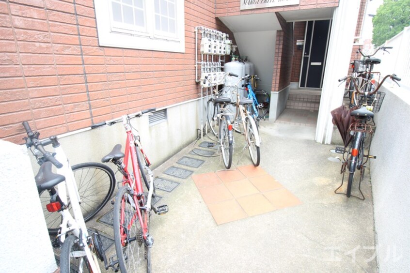 駐輪場 マーガレットハウス