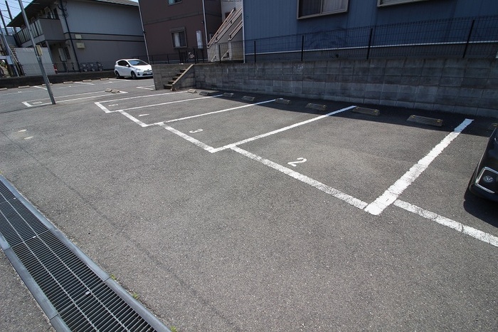 駐車場 トレゾア湯川新町A棟