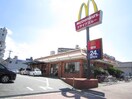 マクドナルド到津店(ファストフード)まで80m ラフィ－ネ到津学園通り