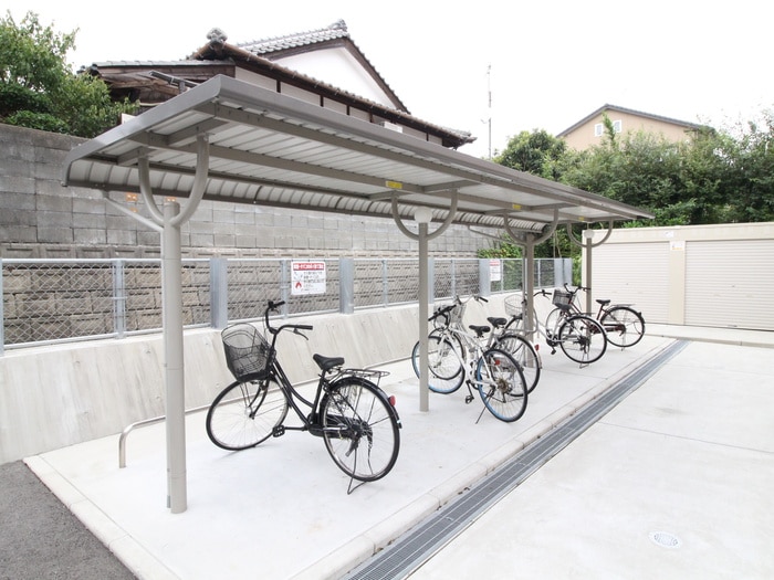 駐輪場 クレメントウエストクルメ