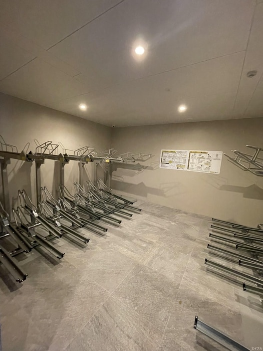 建築中 ｻｳﾞｫｲ ﾙ･ﾌﾟﾙﾐｴ ﾊﾟﾘｴ（904）