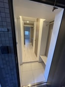 玄関 ｻｳﾞｫｲ ﾙ･ﾌﾟﾙﾐｴ ﾊﾟﾘｴ（904）