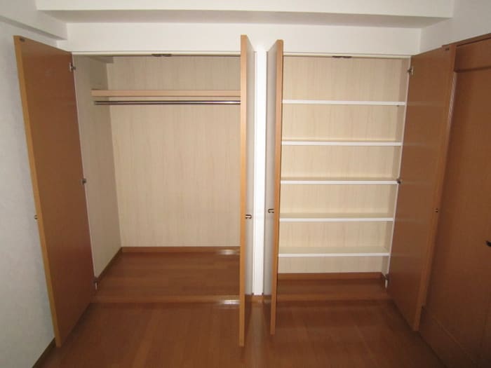 収納 レフィナード今宿