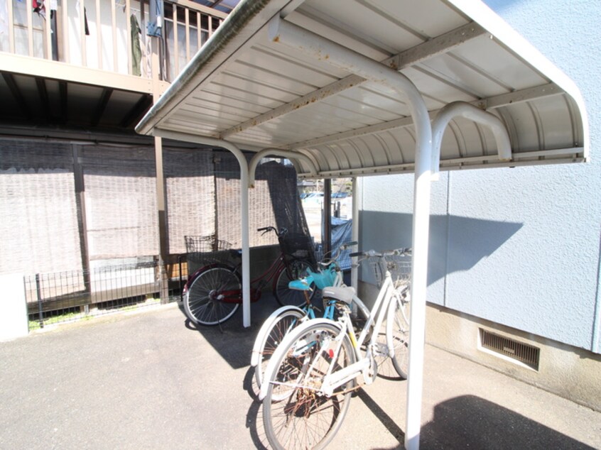 駐輪場 ﾒｲﾌﾟﾙﾊｲﾂ