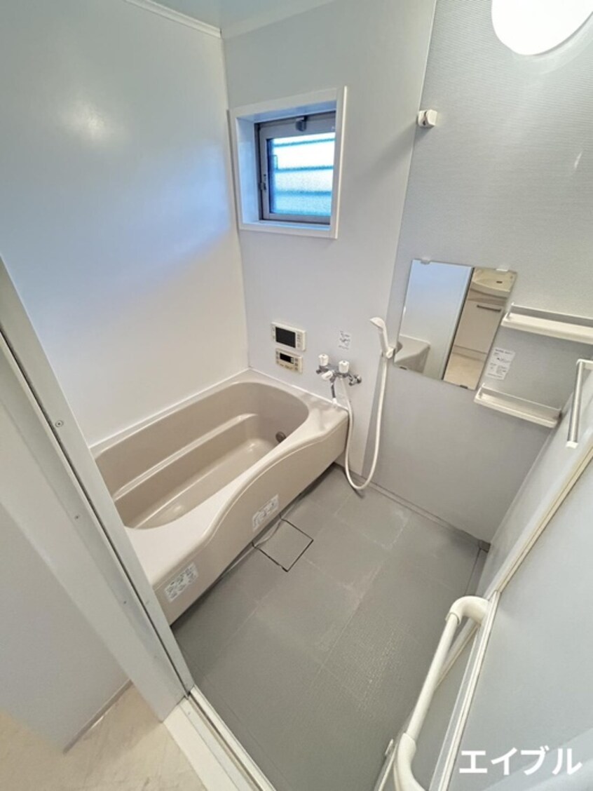 バス／シャワールーム等 アヴリル