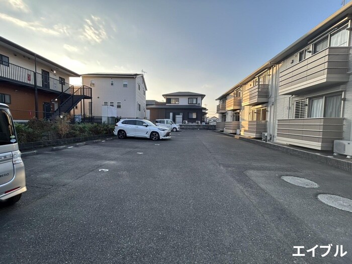 駐車場 アヴリル