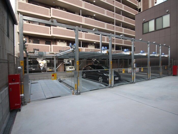 駐車場 ｻｳﾞｫｲｿﾘﾃﾞｨﾃｨ(406)