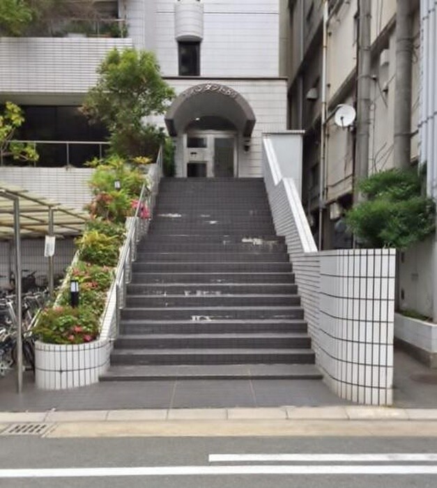 エントランス部分 アバンダント８４