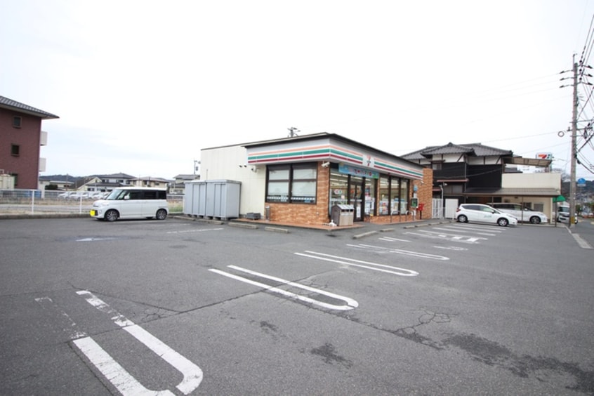 セブン-イレブン 苅田桜ヶ丘店(コンビニ)まで700m カ－サヴェルデ