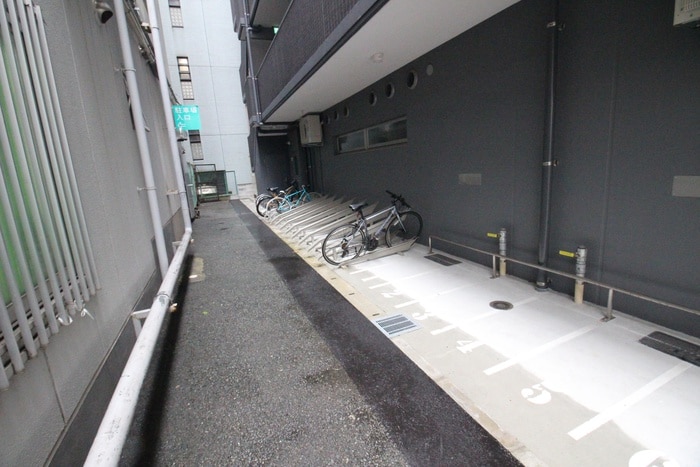 駐輪場 ＬＥＬＩＯＮ　ＫＡＷＡＫＡＭＩ