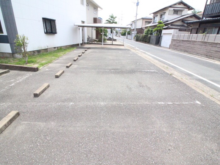 駐車場 アートメゾン海の中道