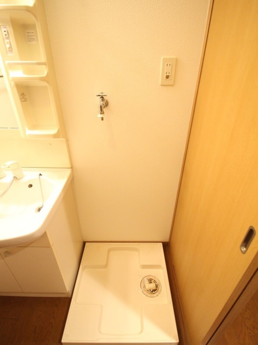 洗濯機置場 WEST VILLAGE 西公園