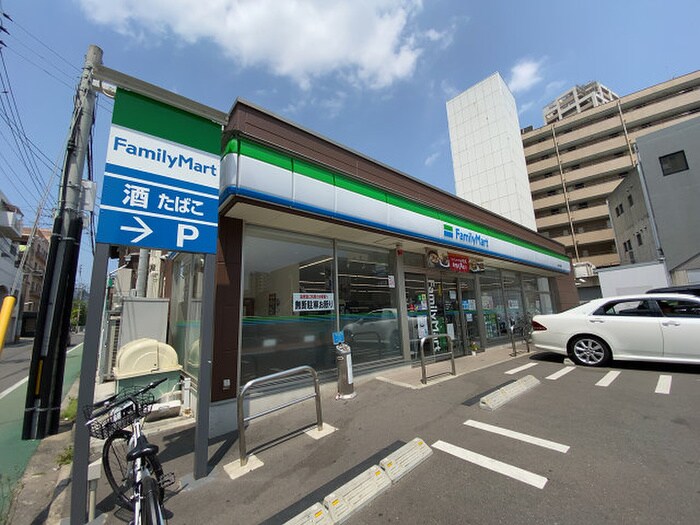 ファミリーマート小倉三萩野店(コンビニ)まで220m サンビーム三萩野駅前