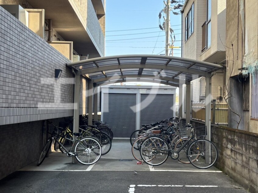 駐輪場 れいめい上荒田