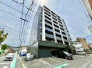 MDIﾌﾟﾛｽﾚｶﾞｰﾛTHE OUTLETS前の外観