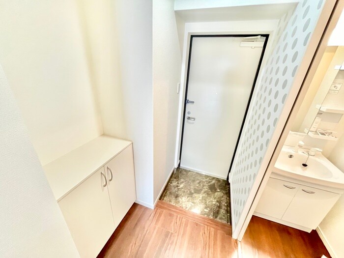 玄関 MDIﾌﾟﾛｽﾚｶﾞｰﾛTHE OUTLETS前