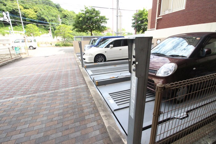 駐車場 プラス・ド 平和