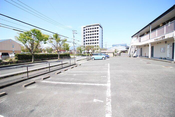 駐車場 サンビレッジ筑紫