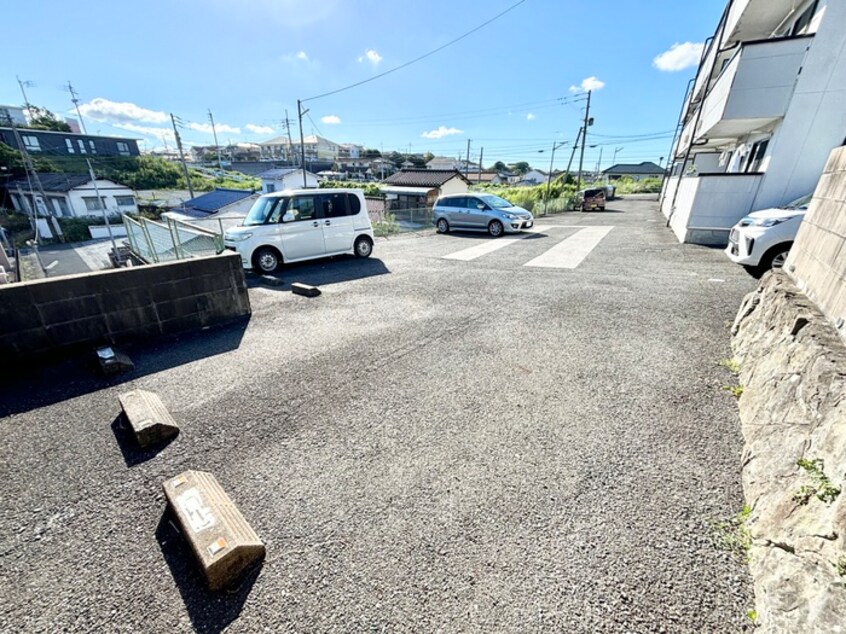 駐車場 ヴィ－ヴル中間