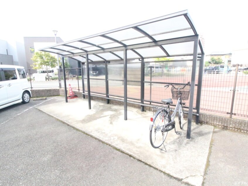 駐輪場 ルーチェクール花畑