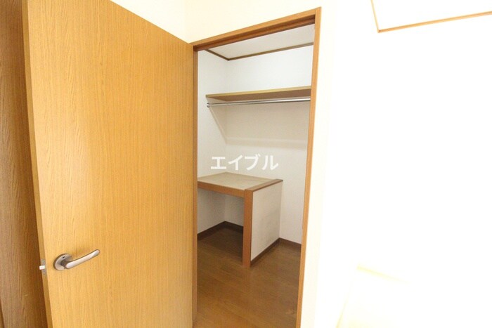 収納 ルーチェクール花畑