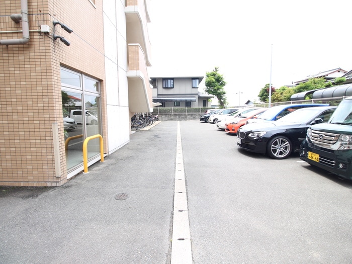 駐車場 コムフォ－ト秋桜Ⅱ